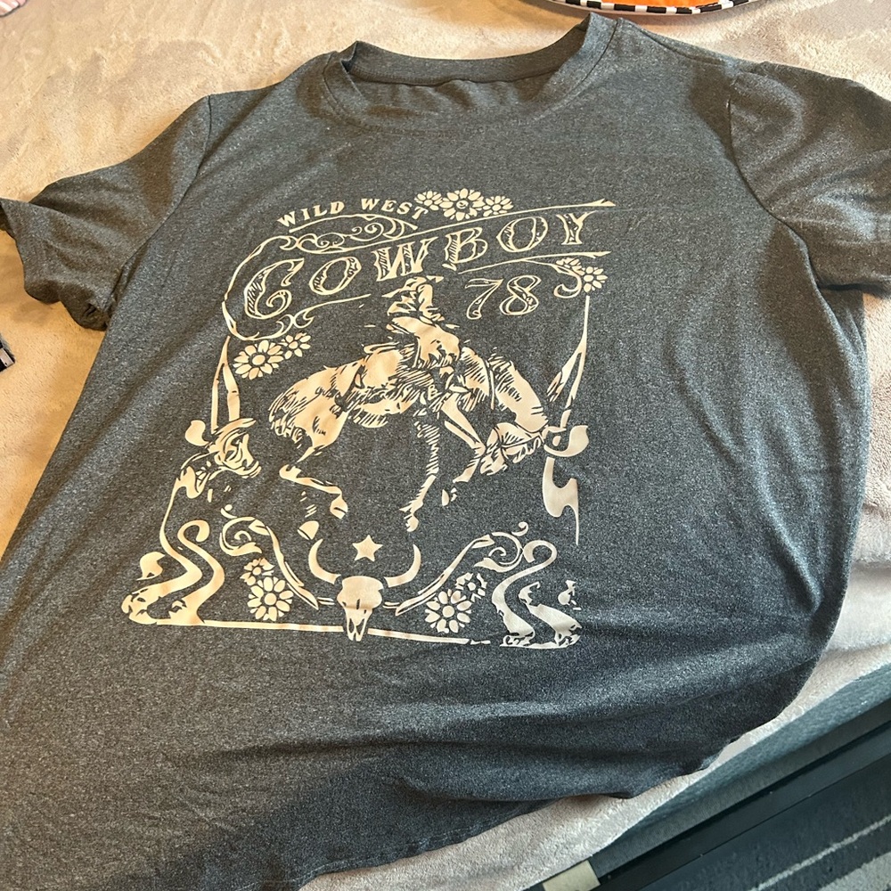 Gray Wild West Cowboy Graphic T-Shirt